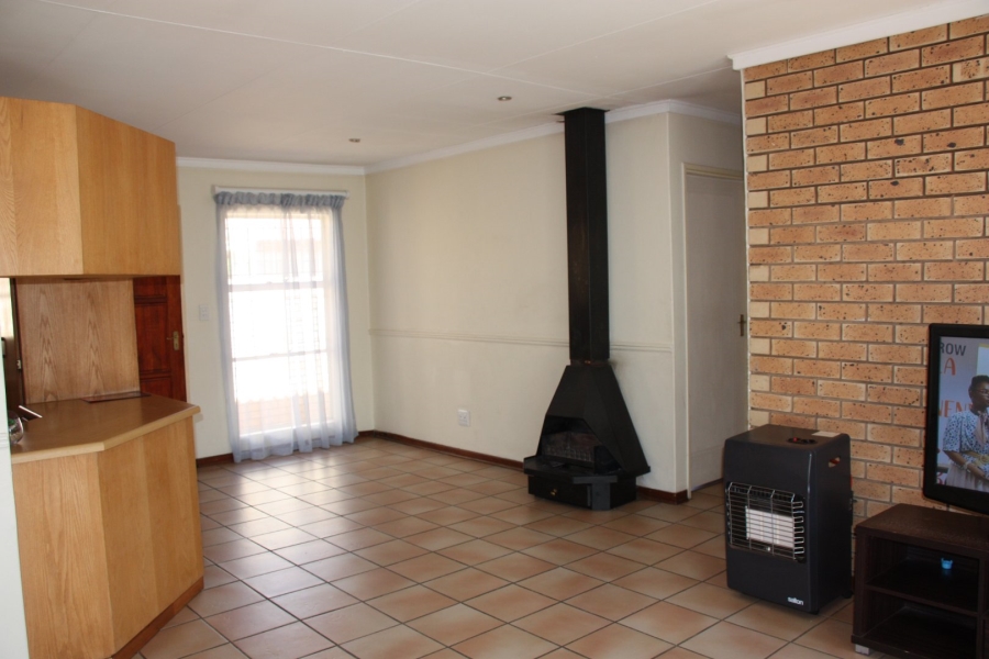 3 Bedroom Property for Sale in Langenhovenpark Free State